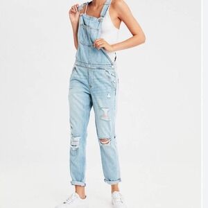 American Eagle Distressed Tomgirl Denim Overalls Ripped Blue Jeans
Size Small